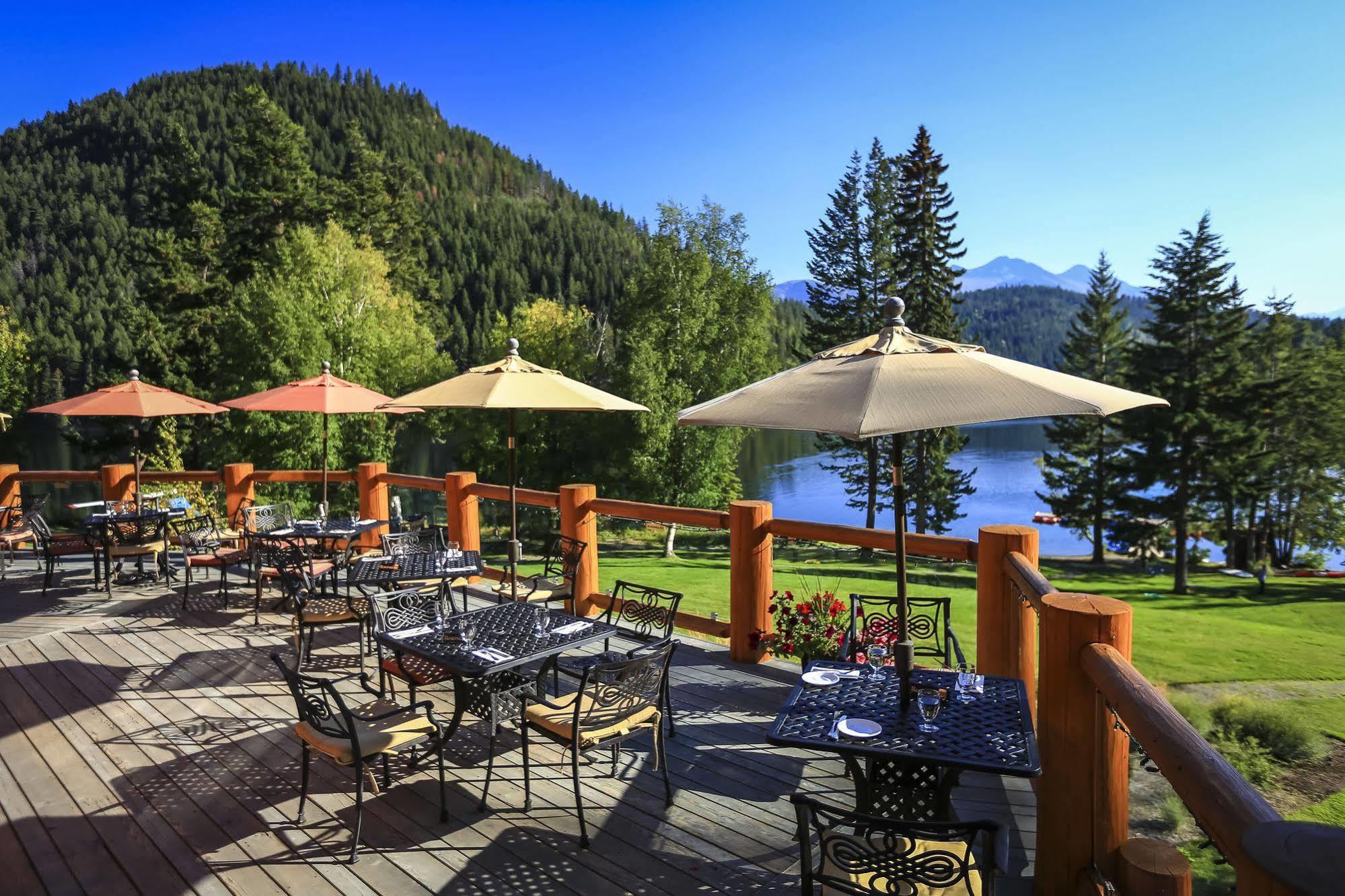 Tyax Lodge & Heliskiing Уислър Екстериор снимка